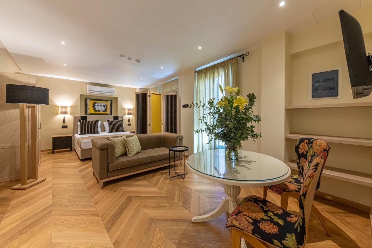 Ipelhome - Plaka Boutique Apartments Atina Dış mekan fotoğraf