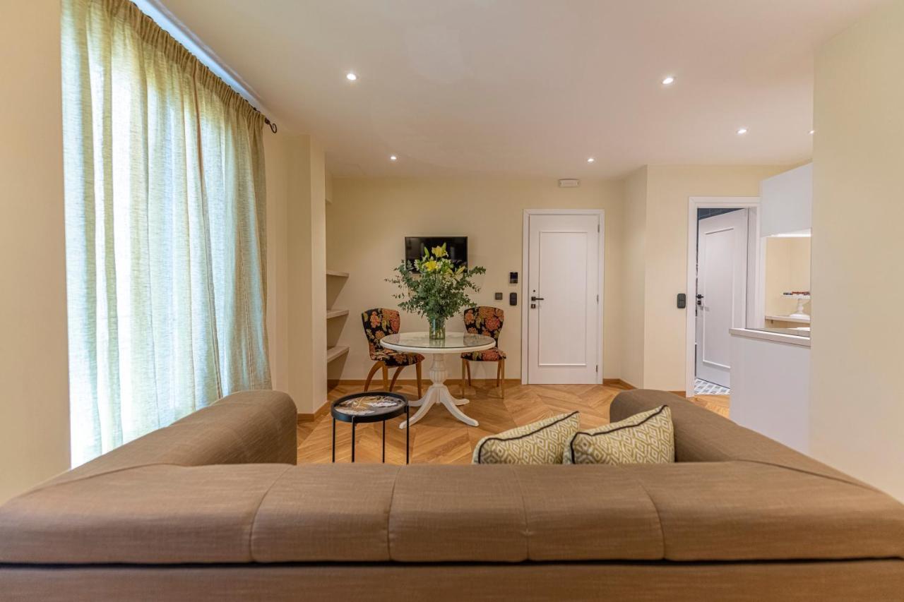 Ipelhome - Plaka Boutique Apartments Atina Dış mekan fotoğraf