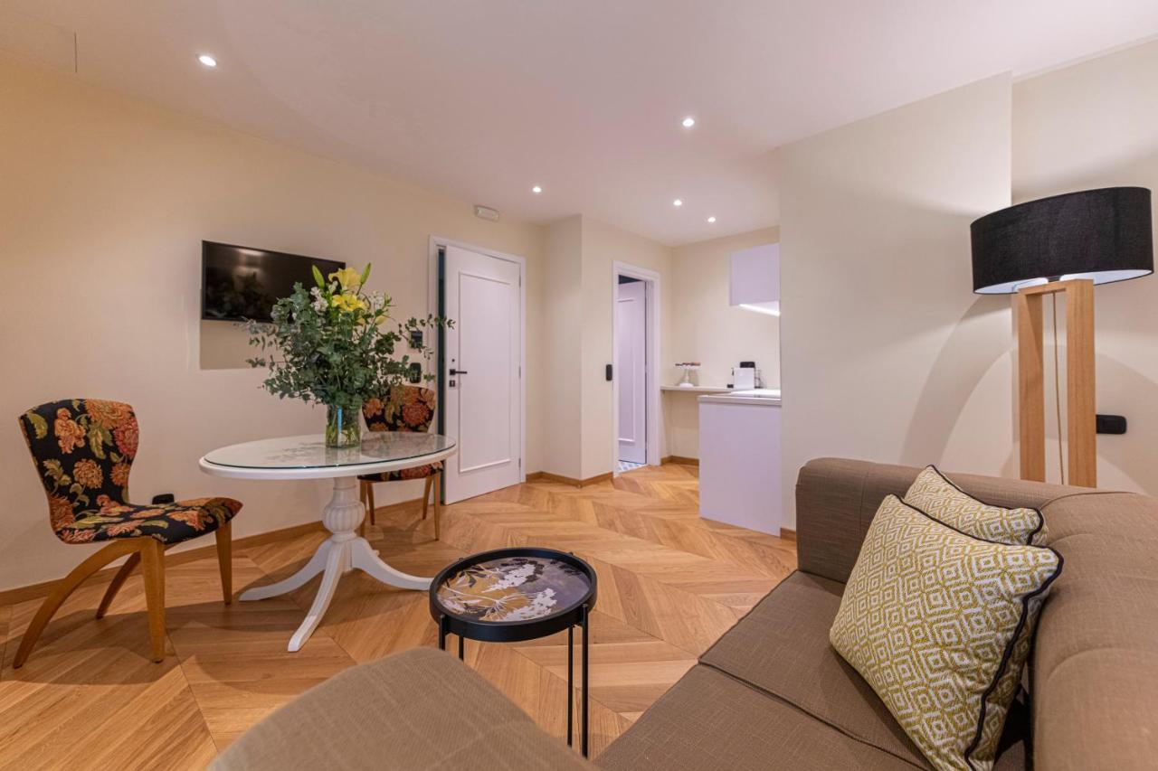 Ipelhome - Plaka Boutique Apartments Atina Dış mekan fotoğraf